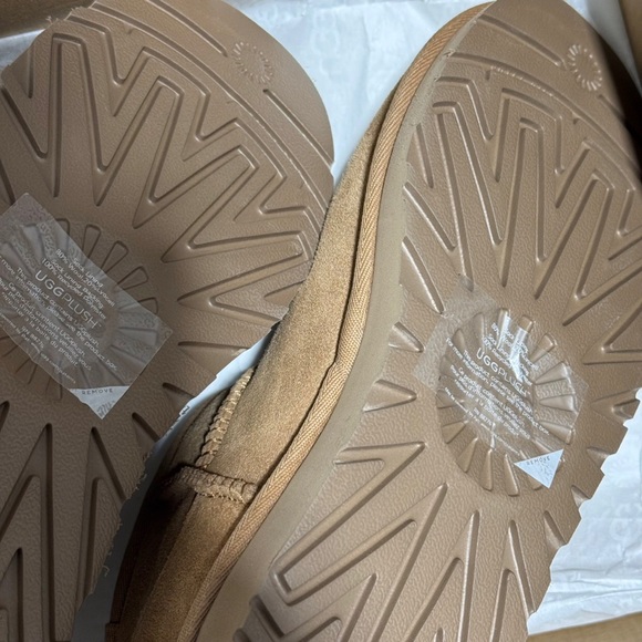 UGG Classic Ultra Mini Boots Chestnut NWT - Picture 5 of 5